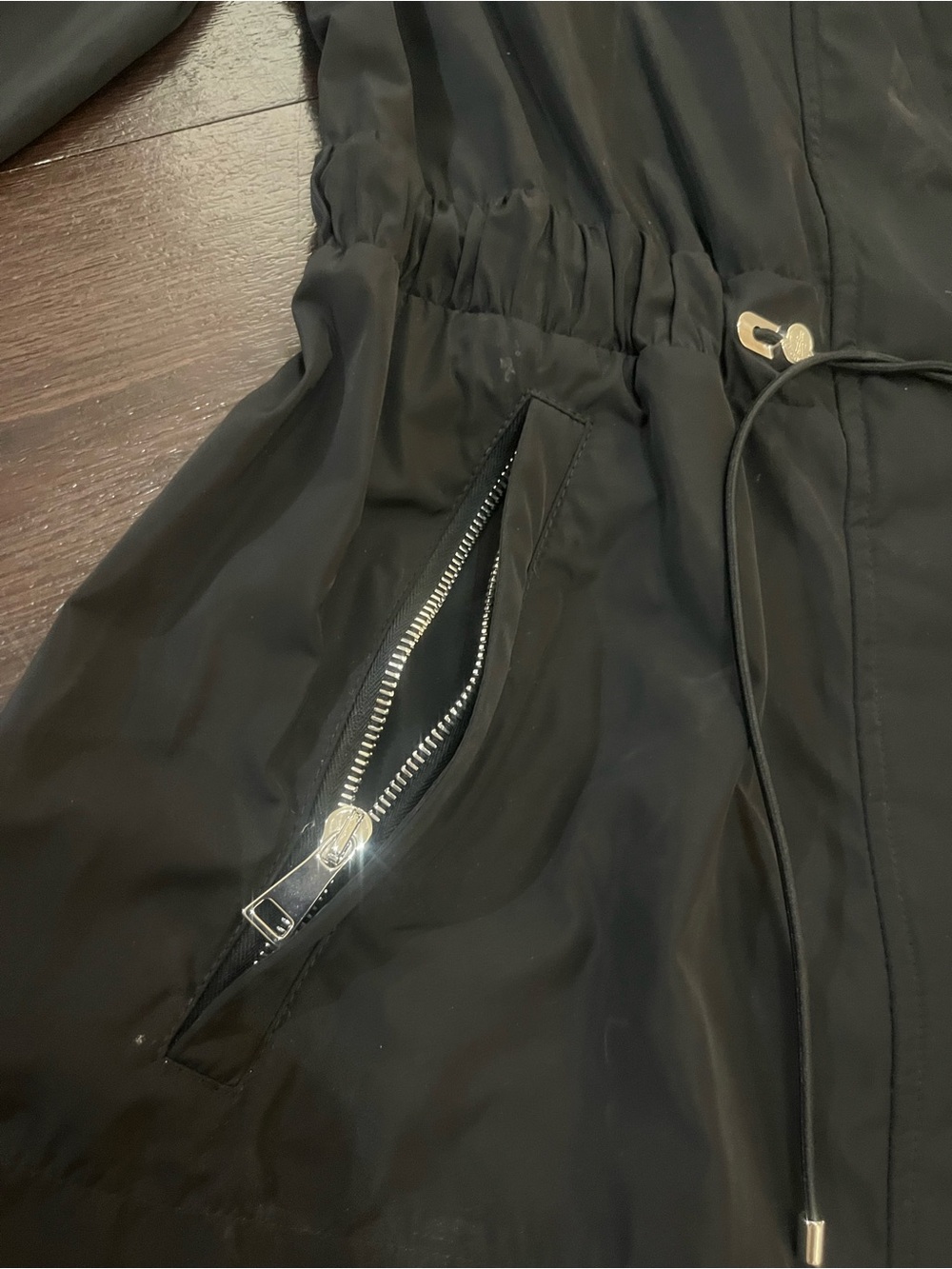 Worn just a few times!! Gorgeous Size 0 Moncler Rain Coat/Parka Short Coat - Picture 11 of 12